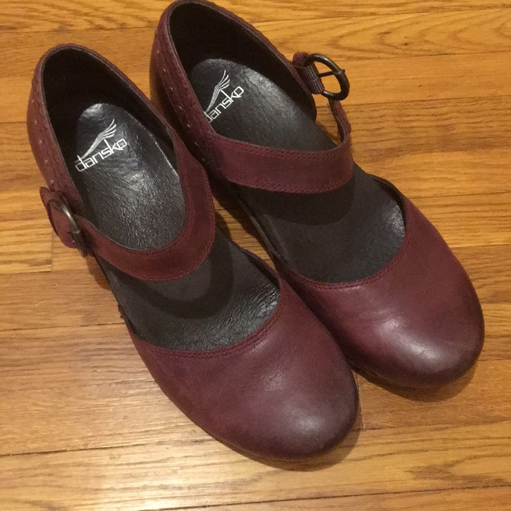Dansko Size 10 Burgundy Women’s Shoes